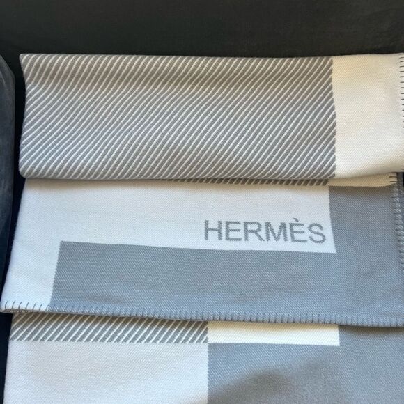 HERMÈS NEW 🎁 GIFTABLE Riviera Blanket Wool Cashmere Blanket - Picture 6 of 10